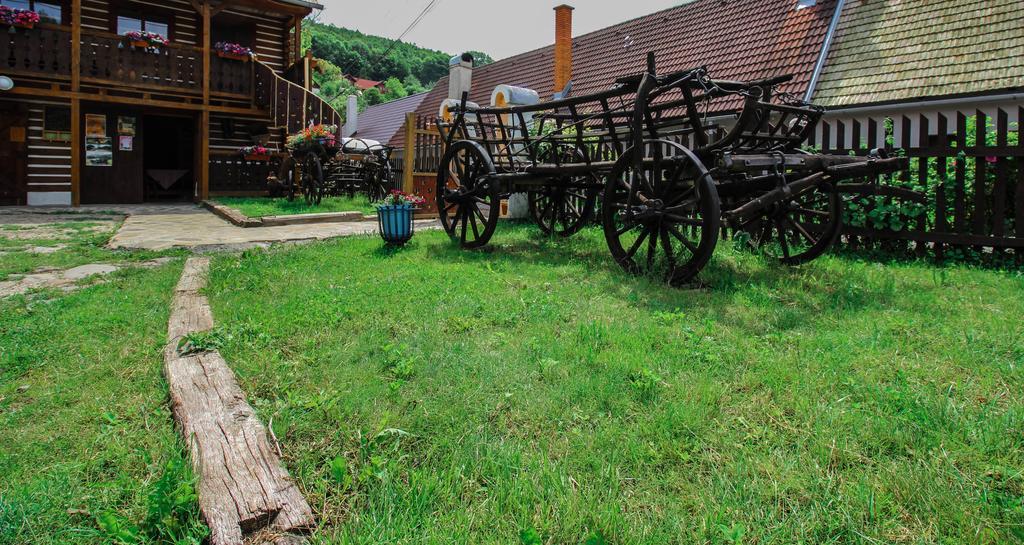 Penzion Stary Hostinec Банська Штявниця Екстер'єр фото